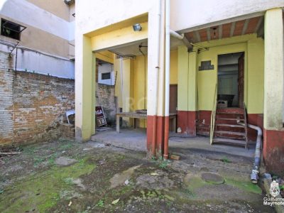 Casa à venda com 258m², 3 quartos, 1 suíte, 3 vagas no bairro Rio Branco em Porto Alegre - Foto 22