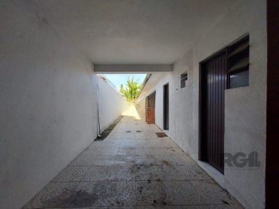 Casa à venda com 154m², 3 quartos, 1 suíte, 2 vagas no bairro Ipanema em Porto Alegre - Foto 24