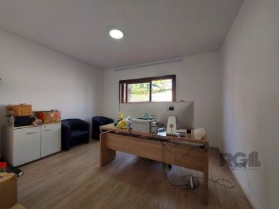 Casa à venda com 154m², 3 quartos, 1 suíte, 2 vagas no bairro Ipanema em Porto Alegre - Foto 17