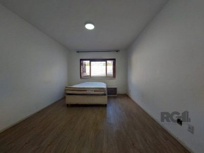 Casa à venda com 154m², 3 quartos, 1 suíte, 2 vagas no bairro Ipanema em Porto Alegre - Foto 19