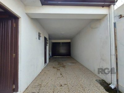 Casa à venda com 154m², 3 quartos, 1 suíte, 2 vagas no bairro Ipanema em Porto Alegre - Foto 25