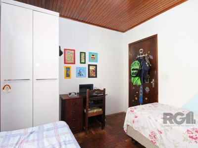 Casa à venda com 168m², 3 quartos, 2 vagas no bairro Ipanema em Porto Alegre - Foto 14