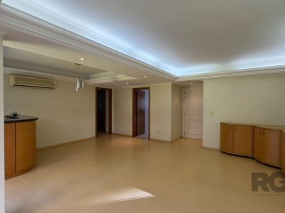 Apartamento à venda com 138m², 4 quartos, 1 suíte, 2 vagas no bairro Petrópolis em Porto Alegre - Foto 5