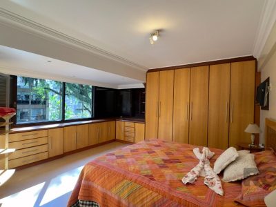 Apartamento à venda com 138m², 4 quartos, 1 suíte, 2 vagas no bairro Petrópolis em Porto Alegre - Foto 23