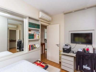 Apartamento à venda com 94m², 3 quartos, 1 suíte, 2 vagas no bairro Petrópolis em Porto Alegre - Foto 19