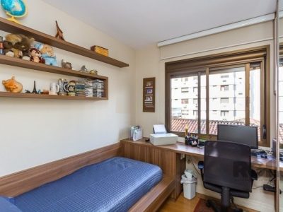 Apartamento à venda com 94m², 3 quartos, 1 suíte, 2 vagas no bairro Petrópolis em Porto Alegre - Foto 20