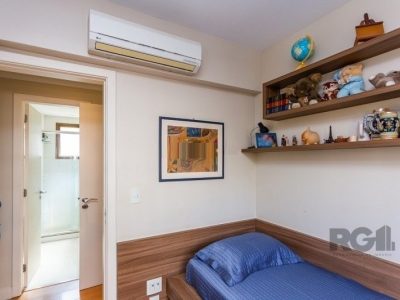 Apartamento à venda com 94m², 3 quartos, 1 suíte, 2 vagas no bairro Petrópolis em Porto Alegre - Foto 21