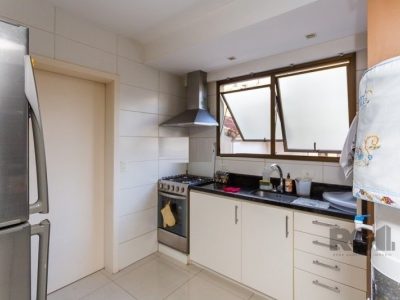 Apartamento à venda com 94m², 3 quartos, 1 suíte, 2 vagas no bairro Petrópolis em Porto Alegre - Foto 7