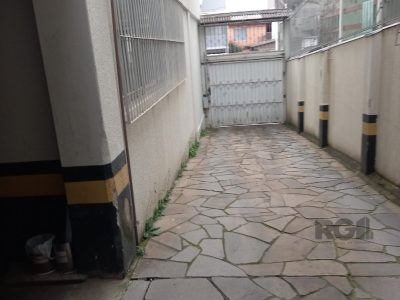 Cobertura à venda com 133m², 3 quartos, 1 suíte, 1 vaga no bairro Partenon em Porto Alegre - Foto 3