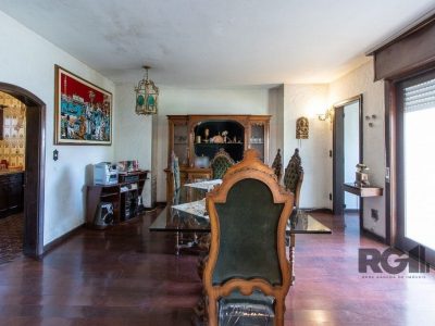 Casa à venda com 580m², 3 quartos, 1 suíte, 3 vagas no bairro Santa Tereza em Porto Alegre - Foto 18