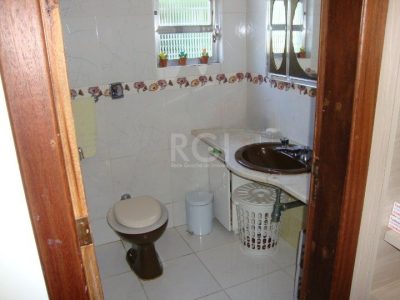 Casa à venda com 140m², 3 quartos, 2 suítes, 1 vaga no bairro Partenon em Porto Alegre - Foto 16