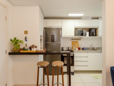 Apartamento à venda com 65m², 3 quartos, 1 suíte, 1 vaga no bairro Petrópolis em Porto Alegre - Foto 13