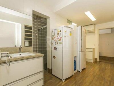 Apartamento à venda com 202m², 3 quartos, 1 suíte, 1 vaga no bairro Centro Histórico em Porto Alegre - Foto 2