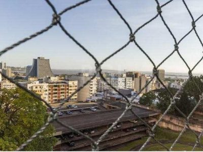 Apartamento à venda com 202m², 3 quartos, 1 suíte, 1 vaga no bairro Centro Histórico em Porto Alegre - Foto 34