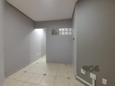 Conjunto/Sala à venda com 39m² no bairro Azenha em Porto Alegre - Foto 3