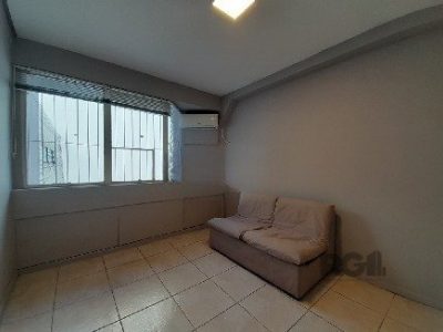 Conjunto/Sala à venda com 39m² no bairro Azenha em Porto Alegre - Foto 2