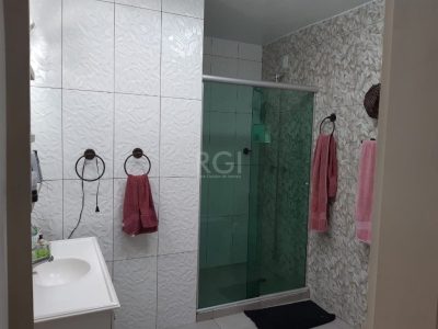 Casa à venda com 150m², 3 quartos, 1 suíte, 2 vagas no bairro Ipanema em Porto Alegre - Foto 17