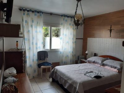 Casa à venda com 150m², 3 quartos, 1 suíte, 2 vagas no bairro Ipanema em Porto Alegre - Foto 14