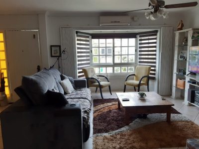 Casa à venda com 150m², 3 quartos, 1 suíte, 2 vagas no bairro Ipanema em Porto Alegre - Foto 2