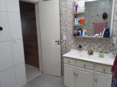 Casa à venda com 150m², 3 quartos, 1 suíte, 2 vagas no bairro Ipanema em Porto Alegre - Foto 16