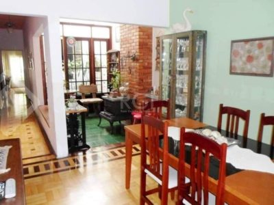 Casa à venda com 150m², 3 quartos, 2 vagas no bairro Santana em Porto Alegre - Foto 8