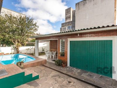 Casa à venda com 147m², 3 quartos, 1 suíte, 3 vagas no bairro Vila Ipiranga em Porto Alegre - Foto 29