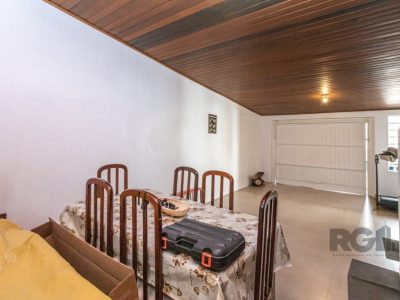 Casa à venda com 147m², 3 quartos, 1 suíte, 3 vagas no bairro Vila Ipiranga em Porto Alegre - Foto 40