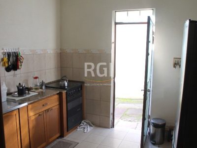 Casa à venda com 220m², 4 quartos, 9 vagas no bairro Cristal em Porto Alegre - Foto 13