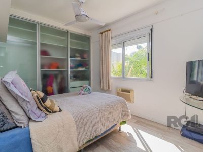 Apartamento à venda com 60m², 2 quartos, 1 suíte, 1 vaga no bairro Azenha em Porto Alegre - Foto 4