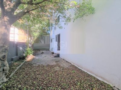 Casa à venda com 300m², 4 quartos, 2 suítes, 4 vagas no bairro Higienópolis em Porto Alegre - Foto 33