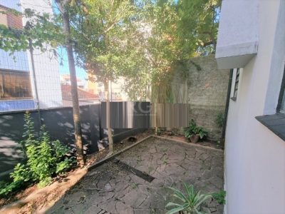 Casa à venda com 300m², 4 quartos, 2 suítes, 4 vagas no bairro Higienópolis em Porto Alegre - Foto 35