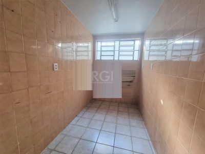 Casa à venda com 300m², 4 quartos, 2 suítes, 4 vagas no bairro Higienópolis em Porto Alegre - Foto 29