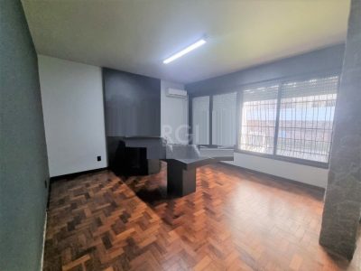 Casa à venda com 300m², 4 quartos, 2 suítes, 4 vagas no bairro Higienópolis em Porto Alegre - Foto 7