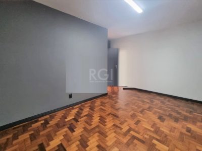 Casa à venda com 300m², 4 quartos, 2 suítes, 4 vagas no bairro Higienópolis em Porto Alegre - Foto 4