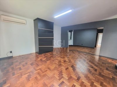 Casa à venda com 300m², 4 quartos, 2 suítes, 4 vagas no bairro Higienópolis em Porto Alegre - Foto 2