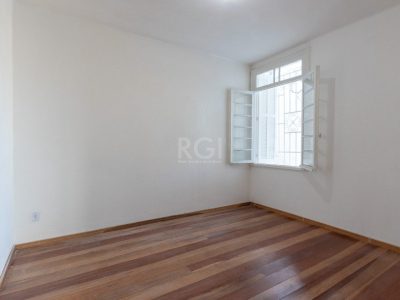 Casa à venda com 180m², 3 quartos, 3 vagas no bairro Medianeira em Porto Alegre - Foto 11