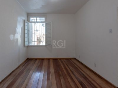 Casa à venda com 180m², 3 quartos, 3 vagas no bairro Medianeira em Porto Alegre - Foto 16