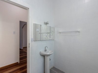 Casa à venda com 180m², 3 quartos, 3 vagas no bairro Medianeira em Porto Alegre - Foto 19