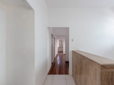 Casa à venda com 180m², 3 quartos, 3 vagas no bairro Medianeira em Porto Alegre - Foto 21