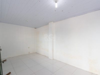 Casa à venda com 180m², 3 quartos, 3 vagas no bairro Medianeira em Porto Alegre - Foto 33