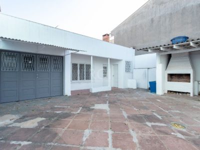 Casa à venda com 180m², 3 quartos, 3 vagas no bairro Medianeira em Porto Alegre - Foto 35