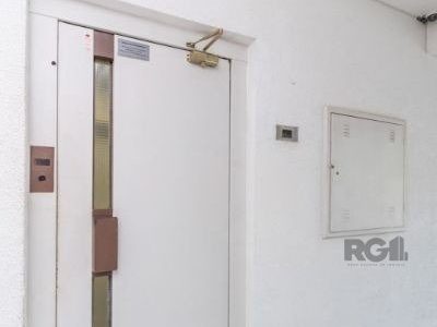 Apartamento à venda com 47m², 1 quarto, 1 vaga no bairro Medianeira em Porto Alegre - Foto 11