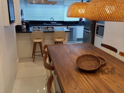 Apartamento à venda com 154m², 3 quartos, 3 suítes, 3 vagas no bairro Petrópolis em Porto Alegre - Foto 8