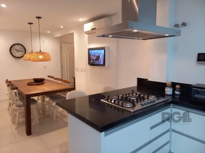 Apartamento à venda com 154m², 3 quartos, 3 suítes, 3 vagas no bairro Petrópolis em Porto Alegre - Foto 15