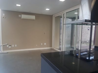 Casa à venda com 190m², 2 quartos, 2 suítes, 2 vagas no bairro Santana em Porto Alegre - Foto 4