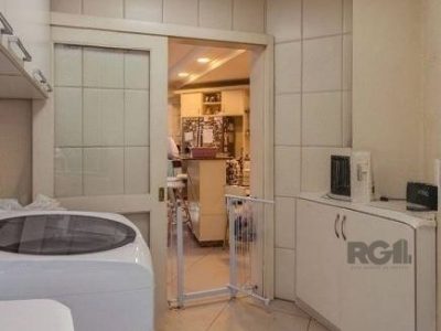 Casa à venda com 350m², 4 quartos, 4 suítes, 2 vagas no bairro Jardim Itu em Porto Alegre - Foto 25