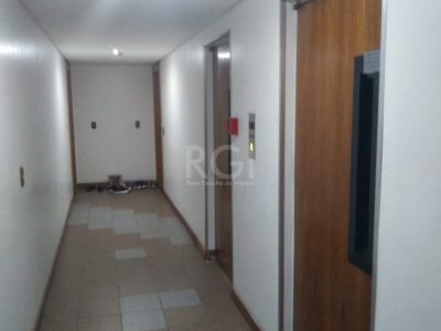 Apartamento à venda com 113m², 3 quartos, 1 suíte, 1 vaga no bairro Petrópolis em Porto Alegre - Foto 10