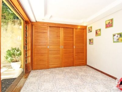 Casa à venda com 208m², 4 quartos, 2 suítes no bairro Ipanema em Porto Alegre - Foto 19