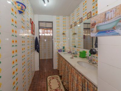 Casa à venda com 390m², 4 quartos, 4 vagas no bairro Chácara das Pedras em Porto Alegre - Foto 22