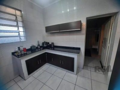 Casa à venda com 125m², 3 quartos, 1 suíte, 3 vagas no bairro Glória em Porto Alegre - Foto 15